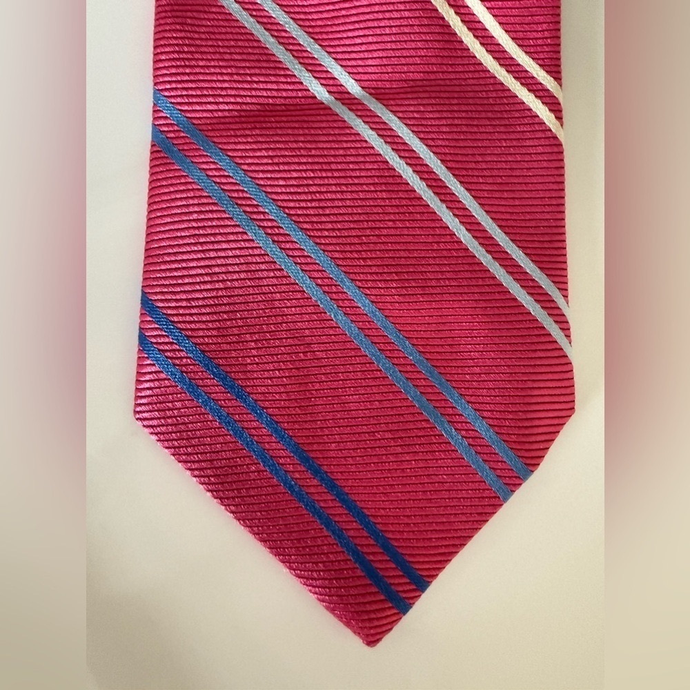 VINTAGE BROOKS Brothers Makers neck tie, brilliant pink with stripes.